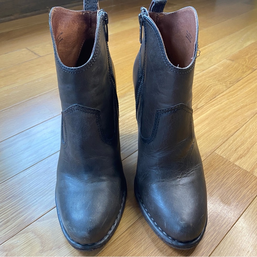 Frye Madeline Short Moto Leather Smoke Gray Ankle Bootie Women's Boots Size‎ 9 - Picture 3 of 9